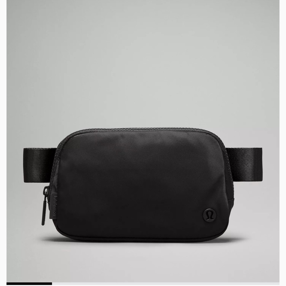 lululemon athletica women’s black Belt Bag